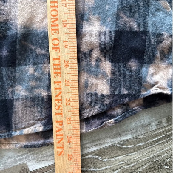 Betty Boop Flannel Shirt Bleached Plaid Motorcycle Graphic Long Sleeve Womens LG - Picture 7 of 8